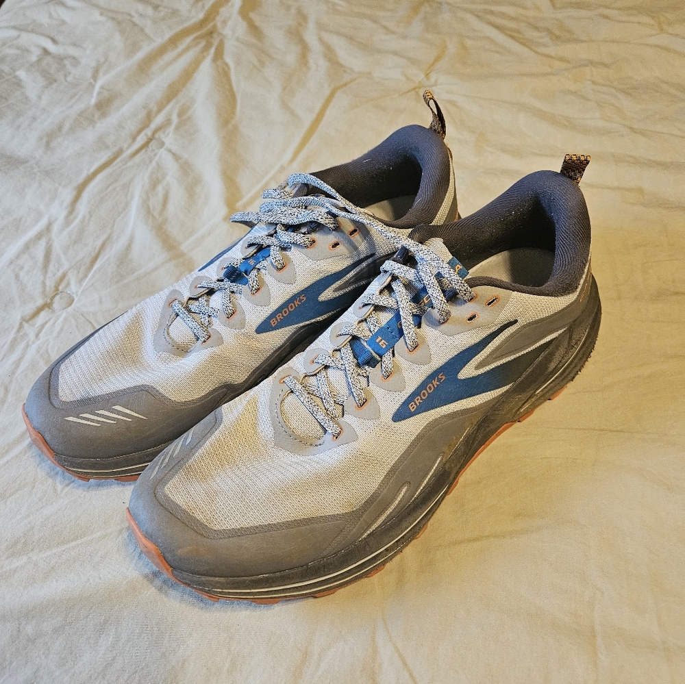 Brooks Cascadia 16 Size 12